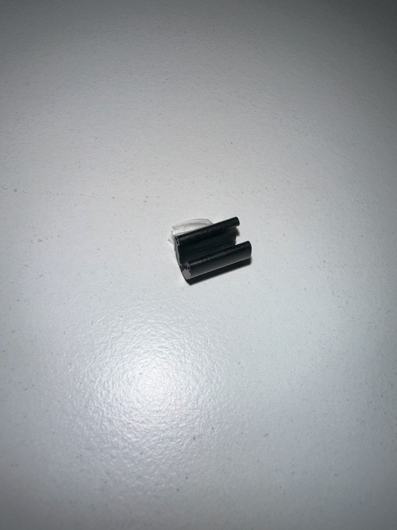 Cable clip 4mm Housing W/2mm